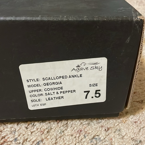 Agave Sky scalloped ankle B&W cowhide booties - Picture 3 of 4